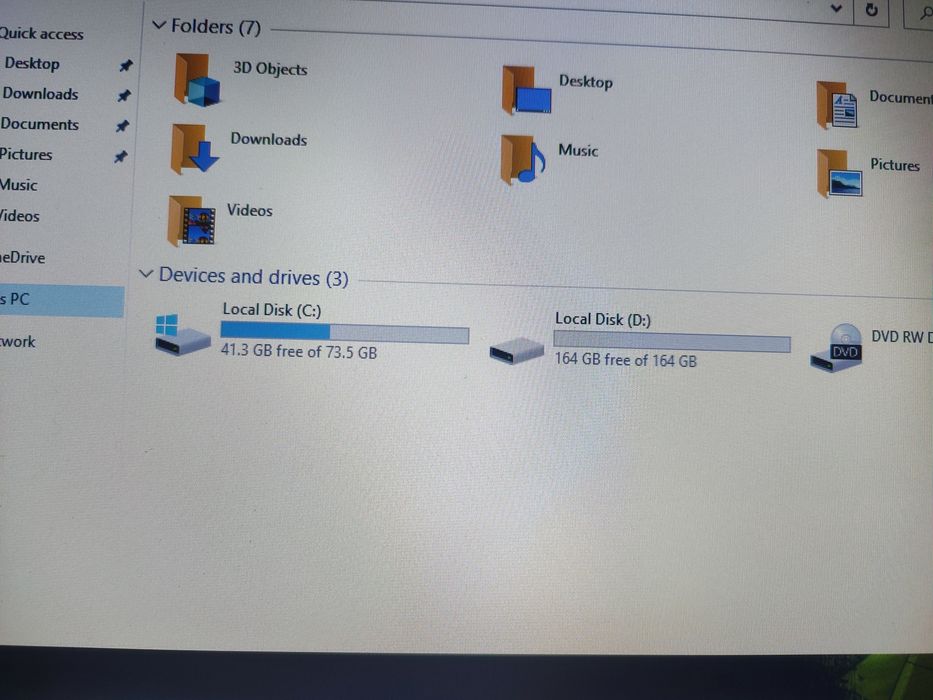 Laptop Gaming Dell Inspiron 15 - i3-7020u/12Gb/256gb/Video Radeon 520