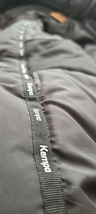 Geaca iarna sport Kempa Puffer cu gluga