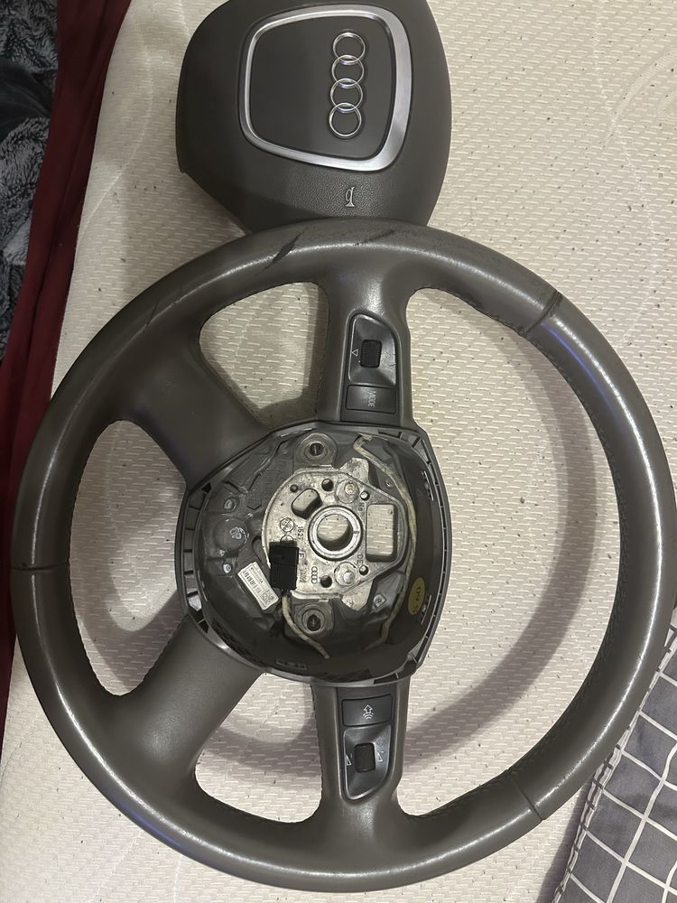 Audi волан с бег