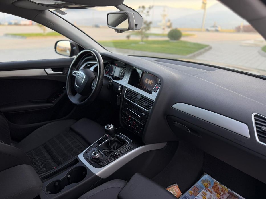 Audi A4 B8 S-line 2011  2.0 TDI 170 CP euro 5 adus azi