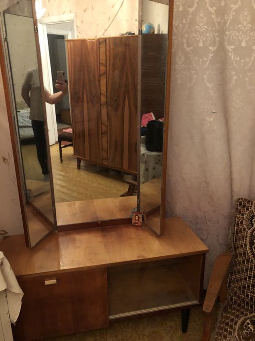 Трюмо в хорошем состоянии