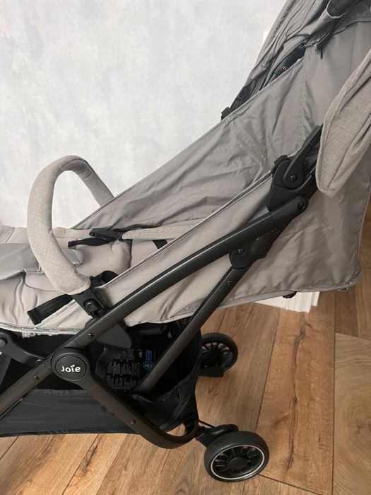 Коляска прогулочная