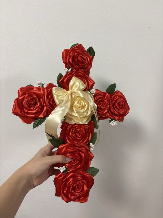 Buchete trandafiri din satin