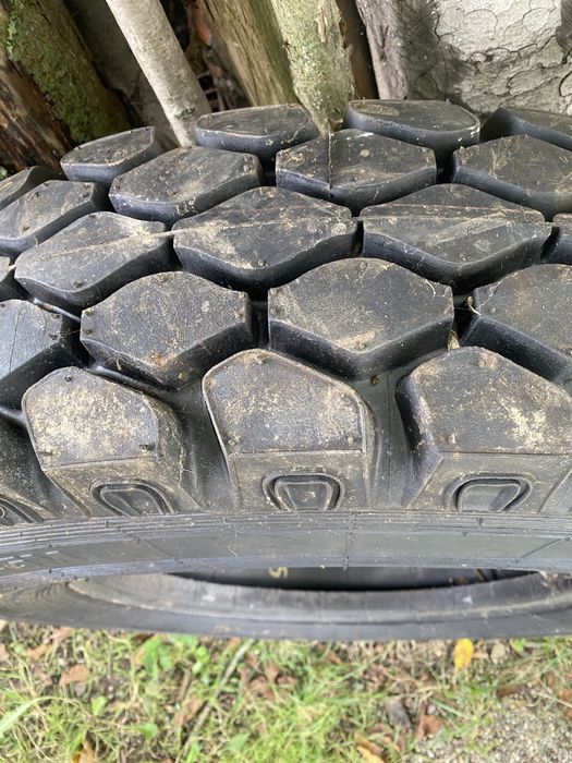Vand anvelopa camion (utilaje grele)