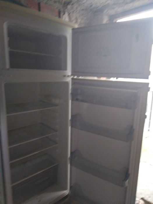 Хладилник с отделна камера.