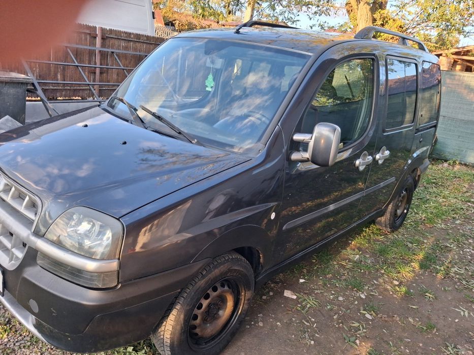 Vând fiat doblo 1.9