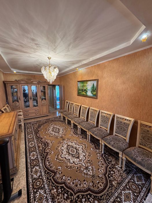 Продается комплект мебели для гостиной.
