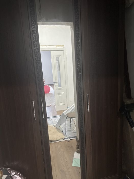 Отдам даром мебель ( шкаф) б/у самовывоз 5 этаж не лифта