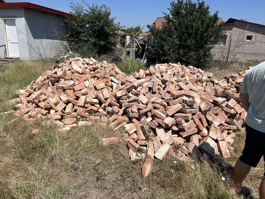 caramida 1.5 lei bucata