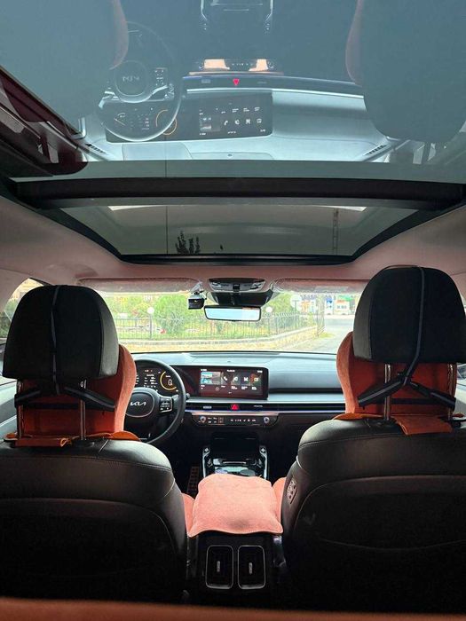 Kia Sorento 2024 г. — 3.5 л - 7 местная.