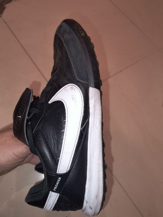 NIKE THE PREMIER III TF Shoes футболни стоножки 41 номер
Turf Low-Top