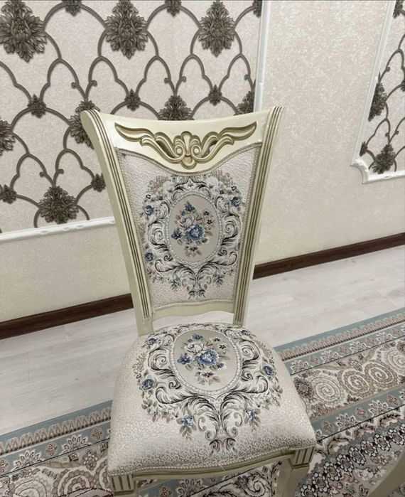 Стол-стулья  хорошем состояние