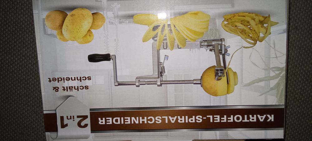 Vând mașina de curățat și spiralat cartofi