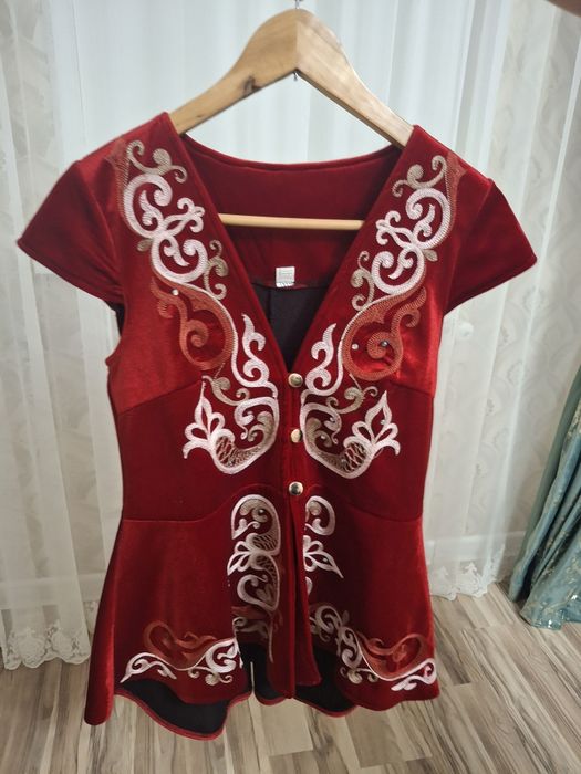 Новый жакеттер, жасылдың тақиясы бар48 размер