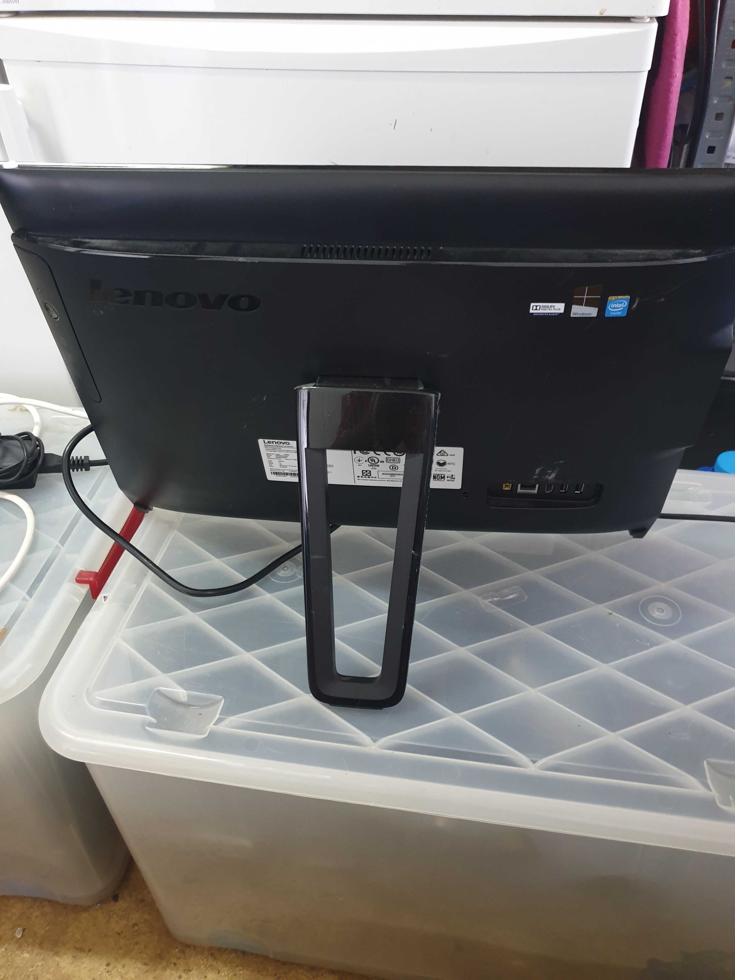 Настолен компютър Lenovo 2в1 19.5 инча