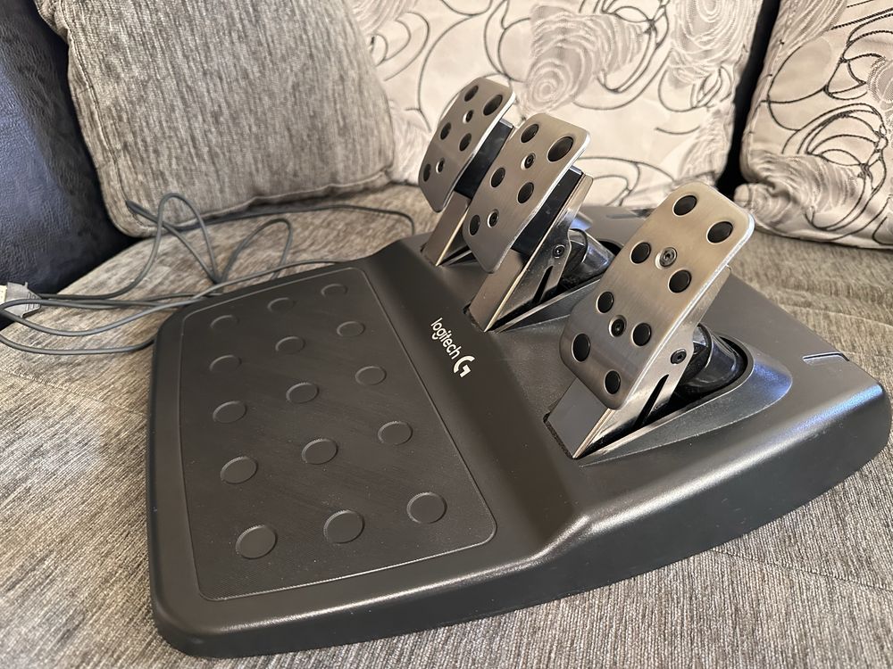 Волани и педали,Logitech .G 29 driving Force