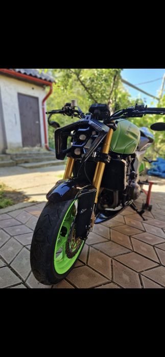 Kawasaki Zx750 ..