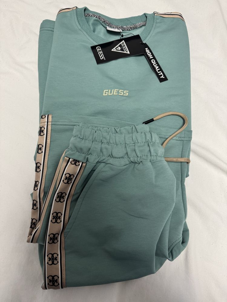Дамски комплект Guess