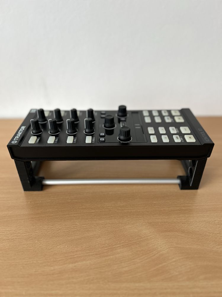 Traktor X1 MK2 + Stand