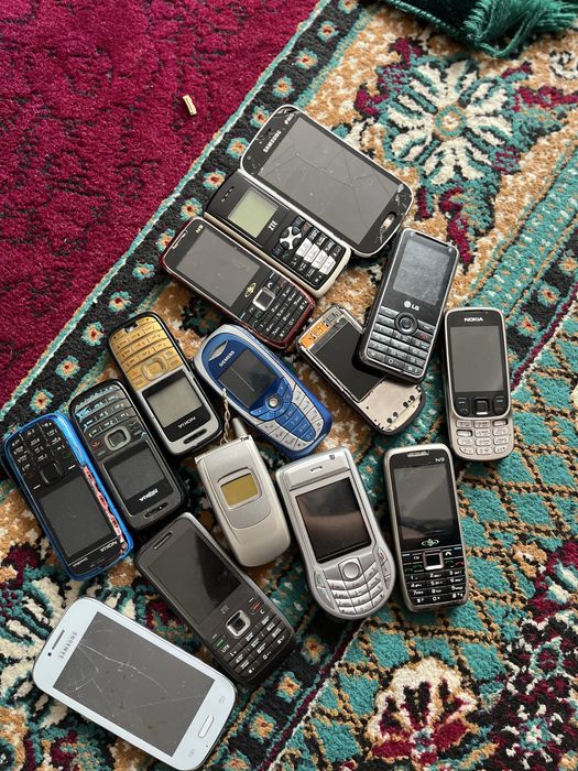 Телефоны на запчасти