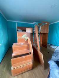 3х этажная детская стенка с кроватями и шкафами и шведская стенка
