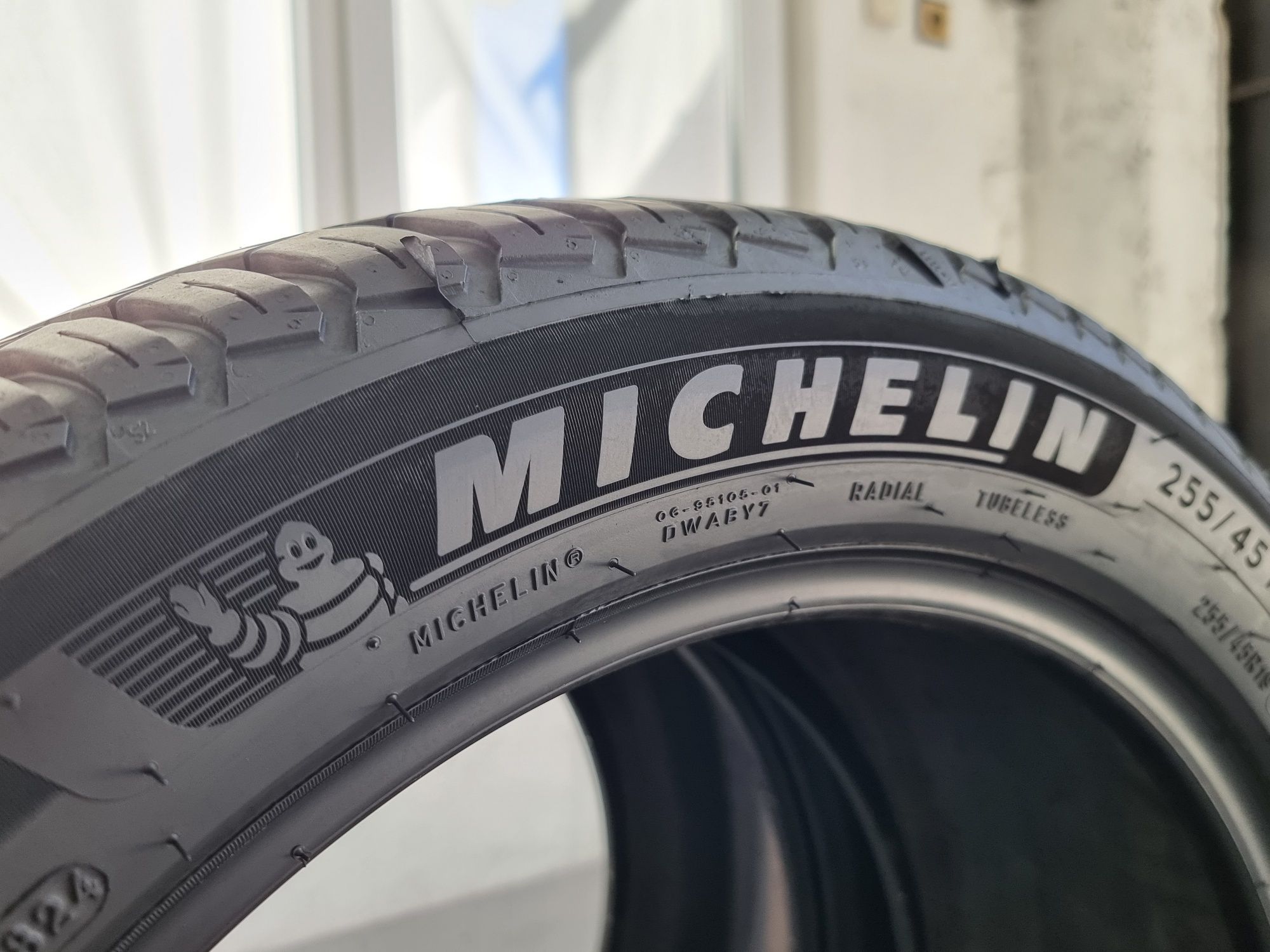 "Dot 24" Спорт пакет 235/50/19 и 255/45/19 Michelin 4Броя: 820лв 6.5мм