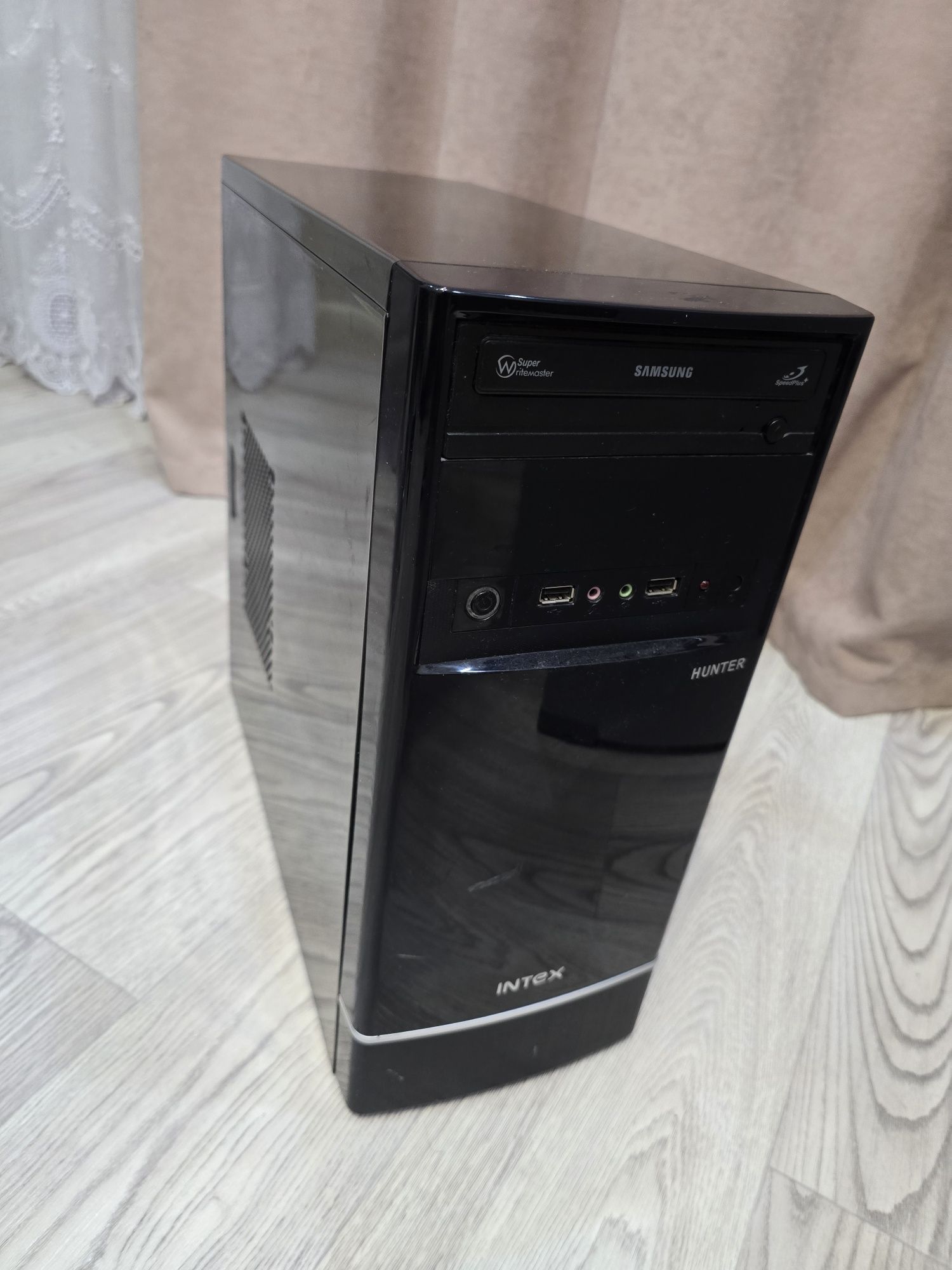 Продам игровой компьютер с монитором