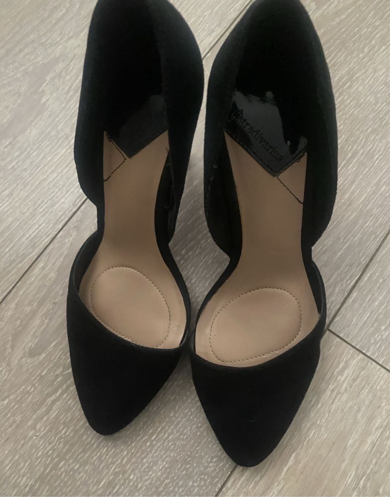 Pantofi Stradivarius marimea 37 superbi