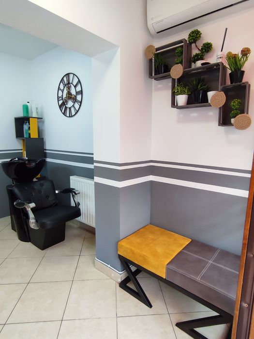 Închiriez scaun frizer part/time singur în salon