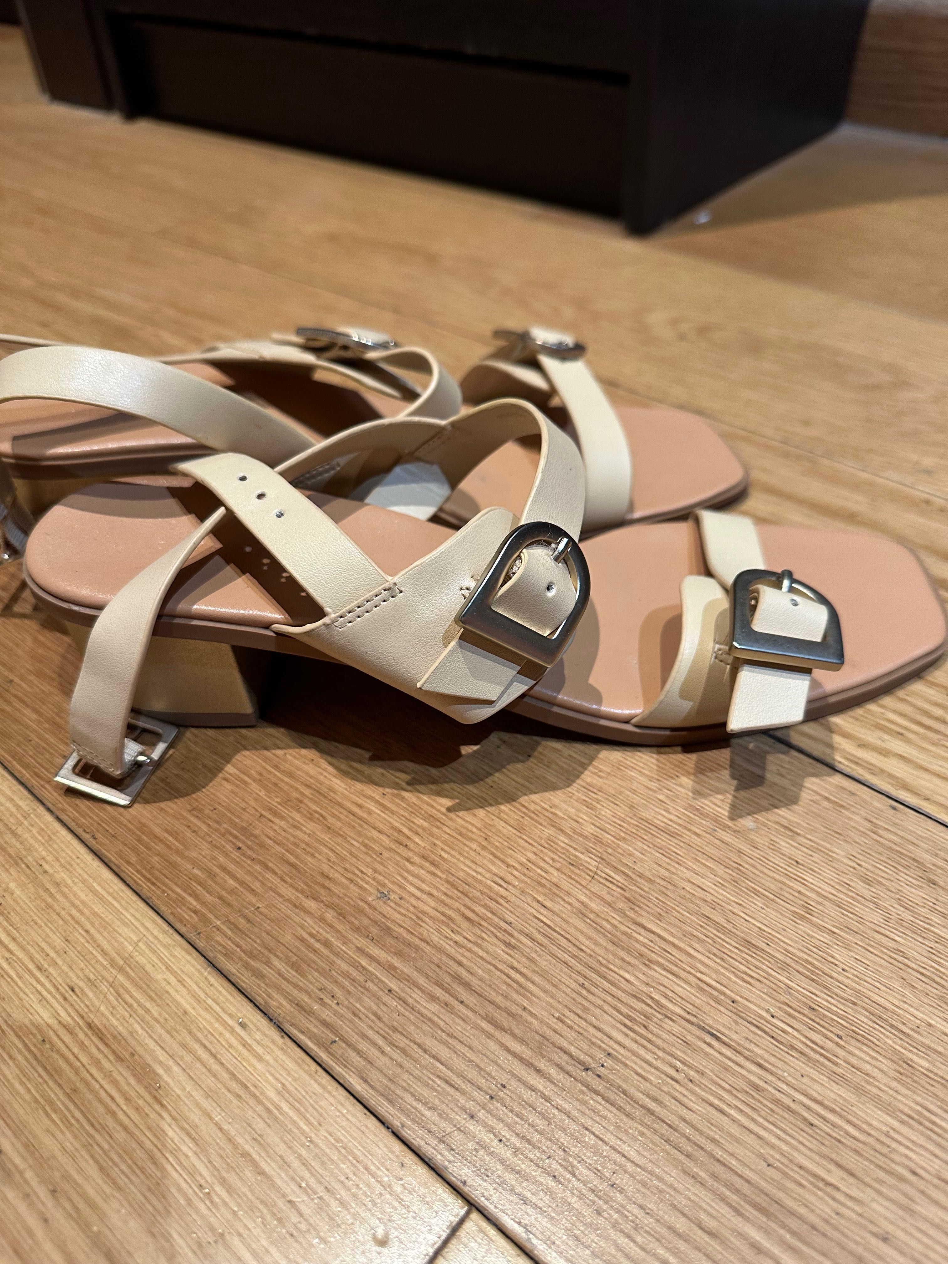 Sandale Charles & Keith, marime 39