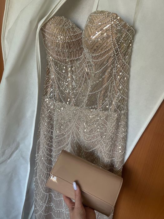 Продавам балната си рокля