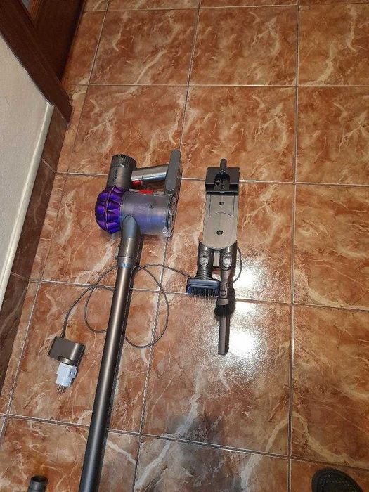 Vand aspirator vertical Dyson V 6 Animal extra