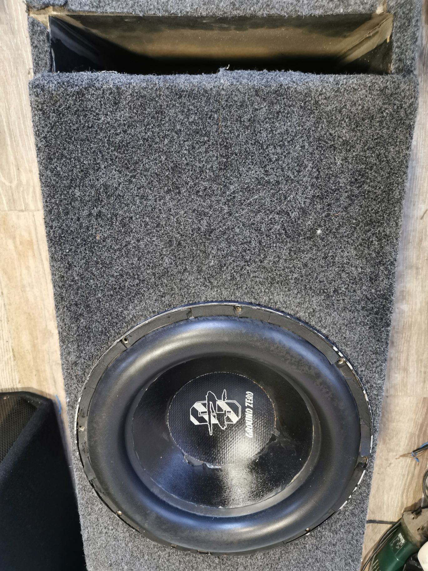 Vând subwoofer auto