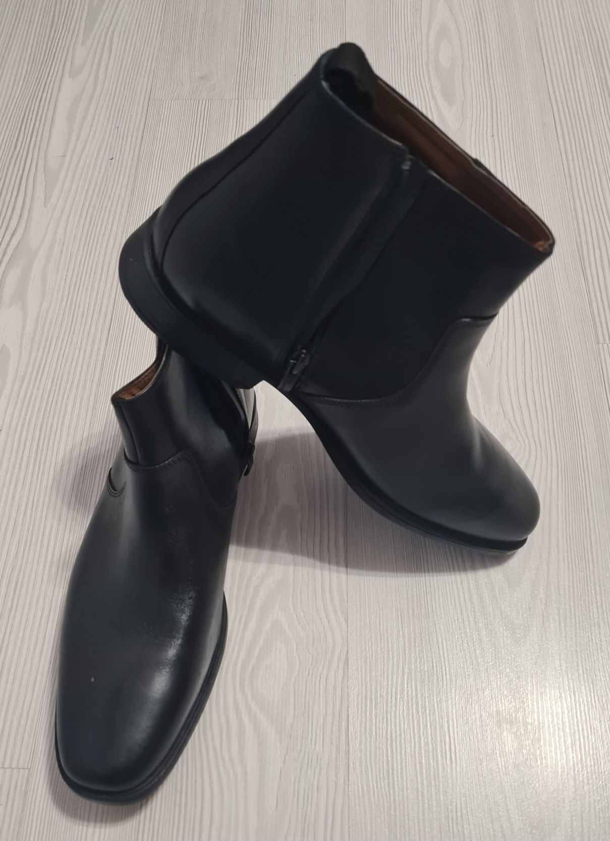 Мъжки офицялни боти Clarks