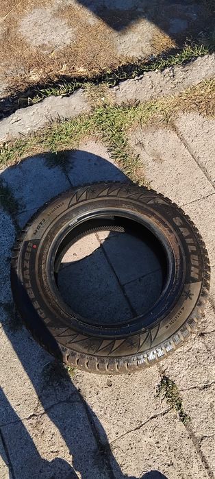 Продам комплект зимних шин