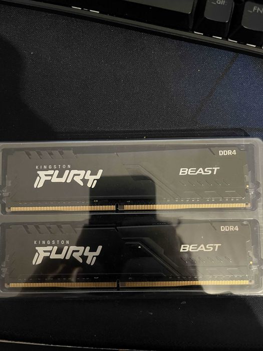 Vand Procesor AMD Ryzen 5 3600 + KIT de rami 16GB DUAL DDR4 3200MHZ