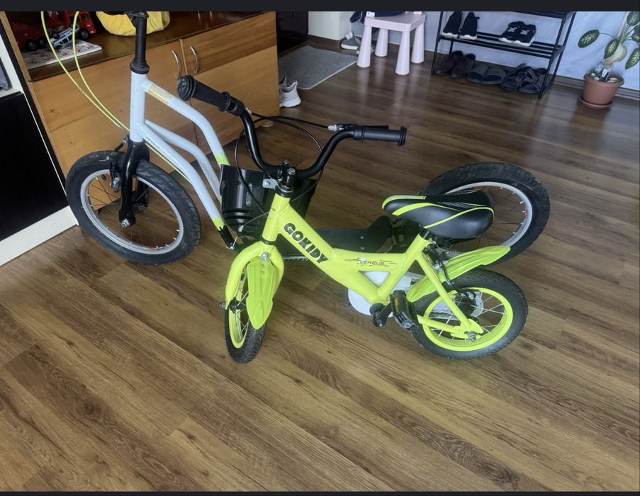 Vand bicicletă , si totinetă.