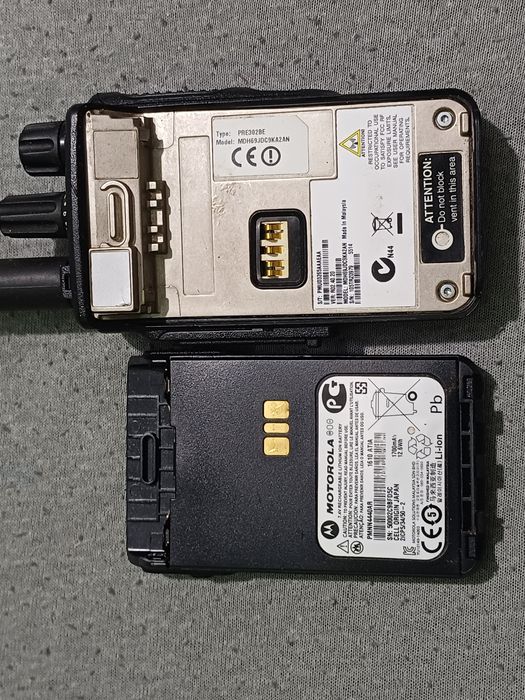 Statie Motorola DP3441 perfect functionala
Bateria este in stare buna