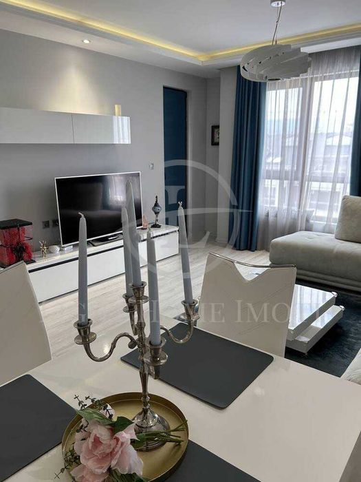 Продава се Тристаен апартамент в Пловдив, Тракия - 120 кв.м за 2459 €/кв.м - Снимка #2