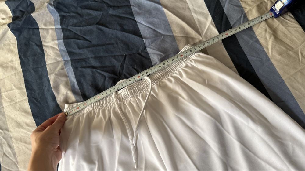 Pantaloni scurti Adidas marimea L