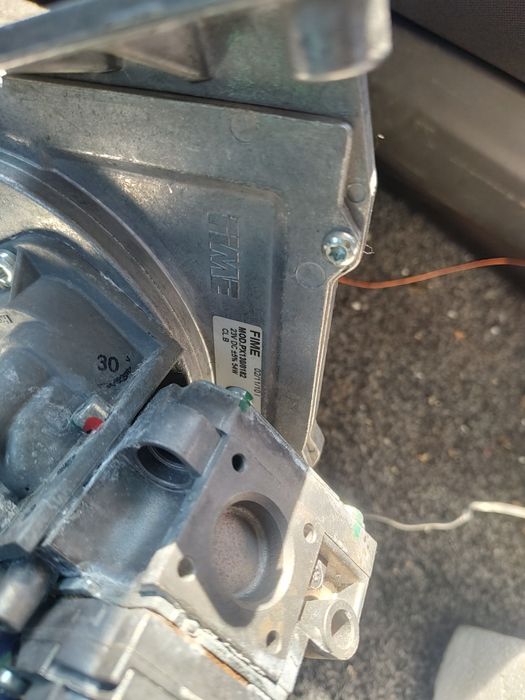 Vând ventilator Fime,ptr Vaillant Boiler Fan Ebmpapst & Honeywell VK81