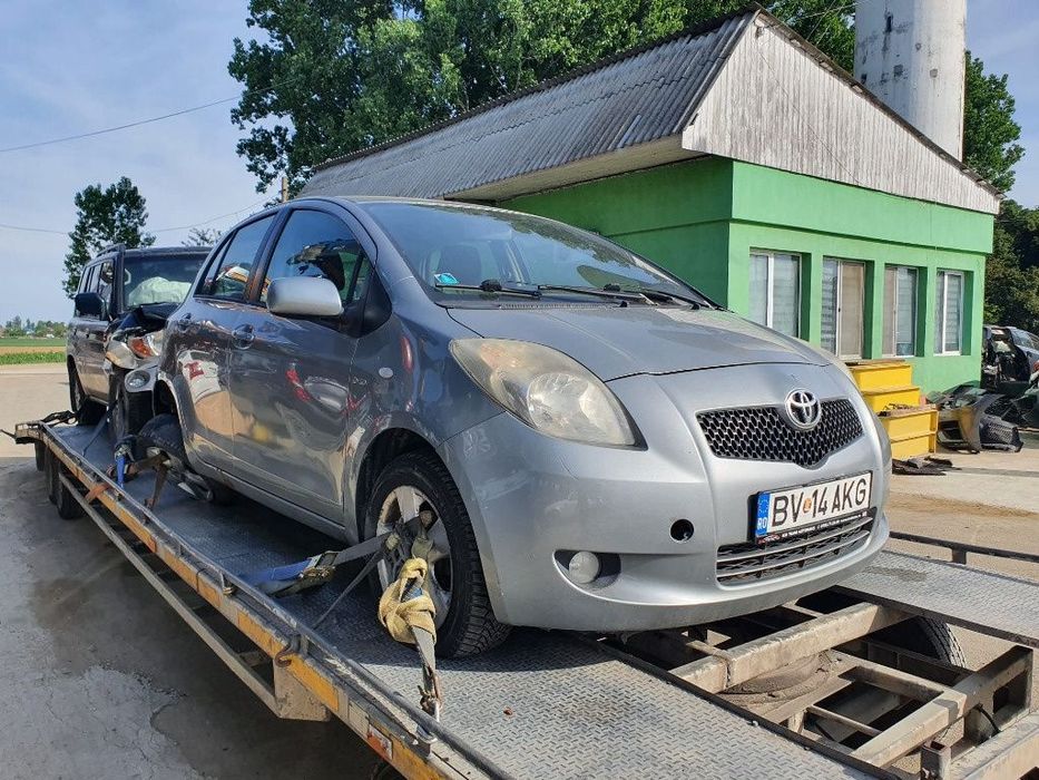 plansa de bord caseta directie motoras stergatoare macara bloc de lumini Toyota Yaris motor 1.4 d-4d dezmembrez