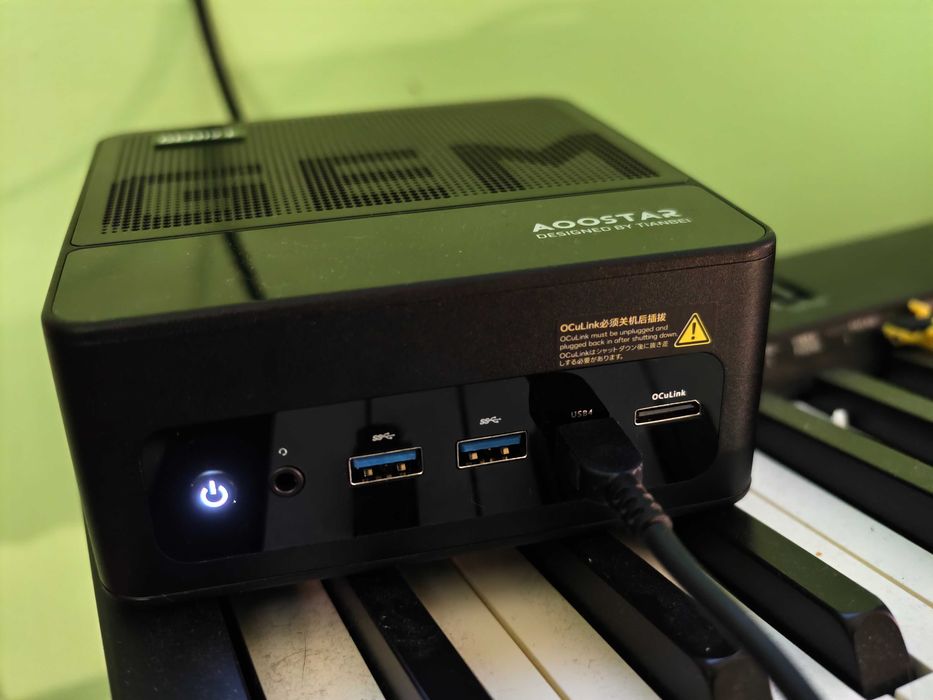 Mini PC Aoostar GEM12+ 8845HS Pro, 32GB DDR5, Oculink