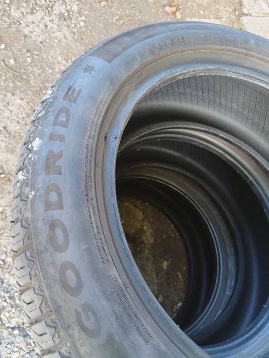 Зимни всесезонни гуми 3бр 225/50/17 DOT 1024