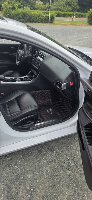 Jaguar Xe Prestige Alb Perlat 2017