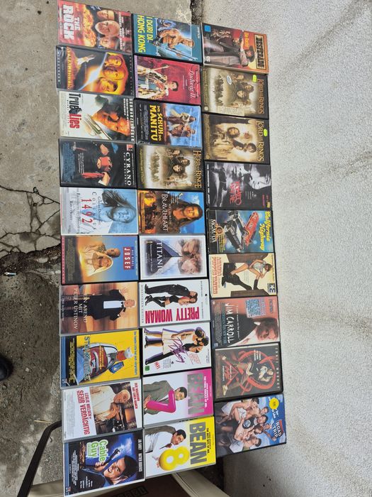 Vând 44 casete video VHS originale 100 minute,colecție filme actiune