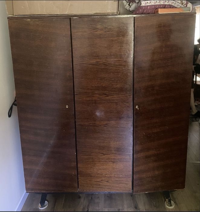 Шкаф на продажу не дорого, в разобраном виде