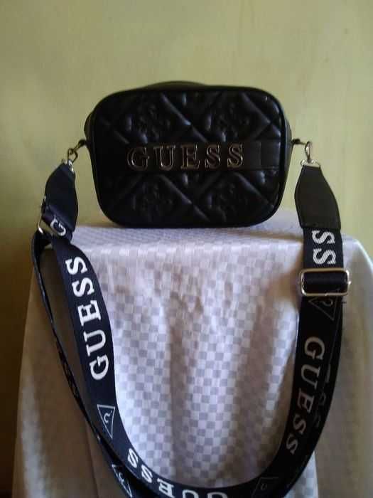 Луксозна дамска чанта Guess-Промоция до 14.10