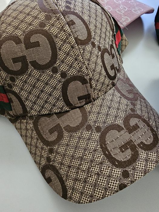 Шапки с козирка/Без размер