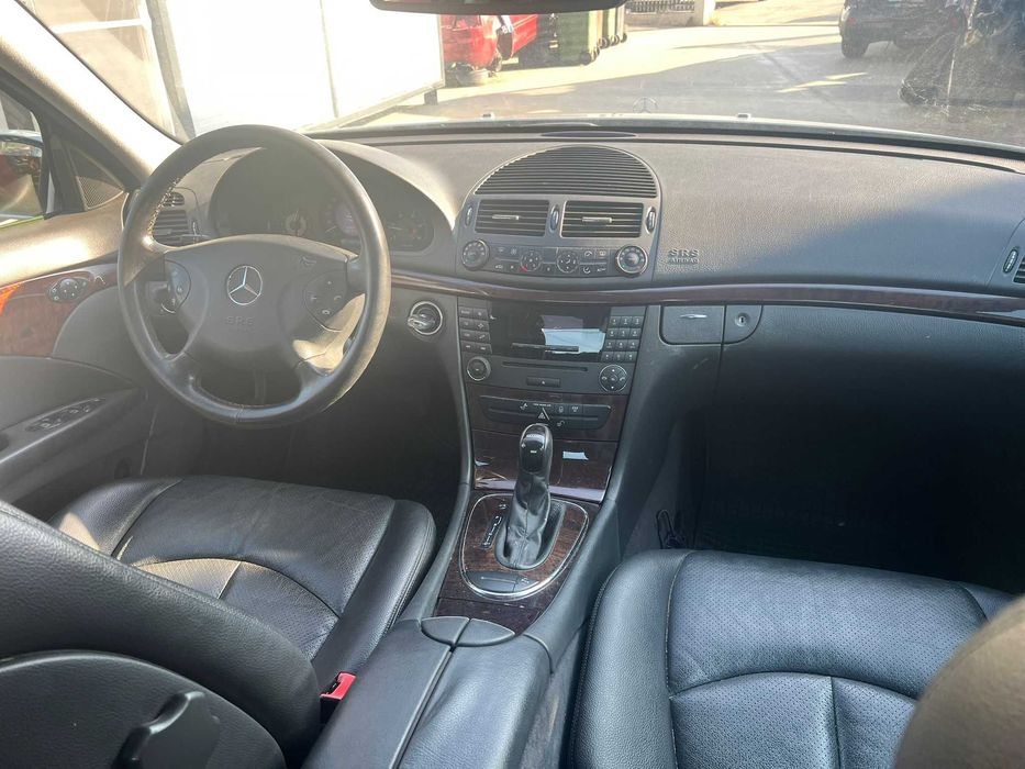 Mercedes E class w211 2.2 cdi automat usor Avariat